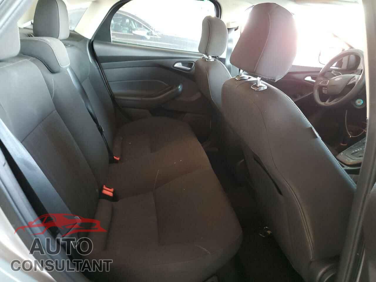 FORD FOCUS 2017 - 1FADP3F22HL271584