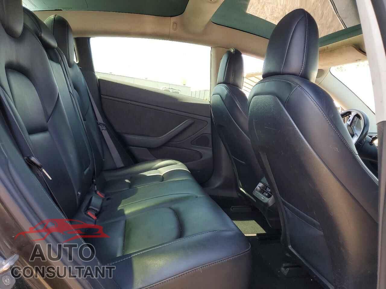 TESLA MODEL 3 2018 - 5YJ3E1EA4JF034385