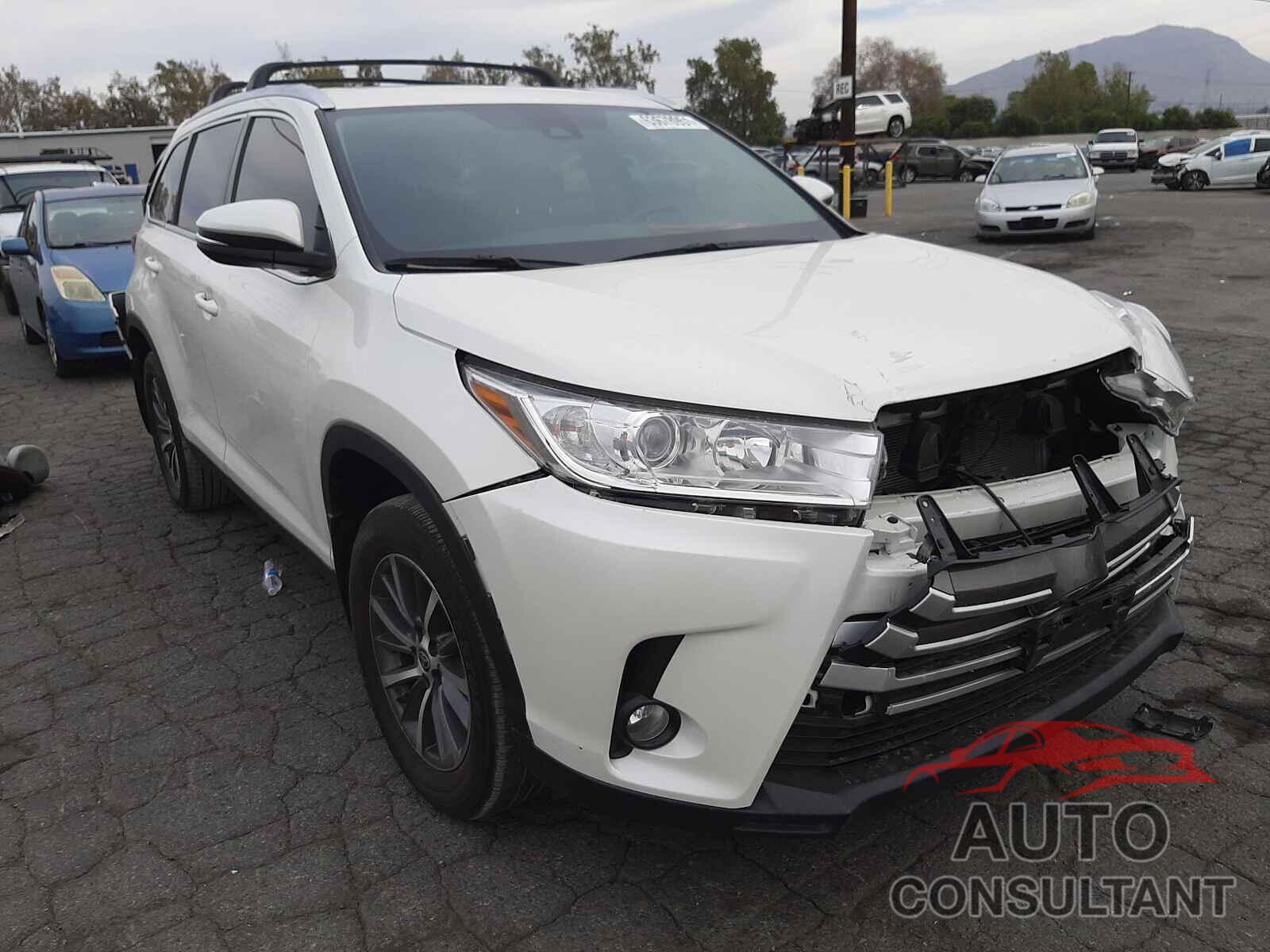 TOYOTA HIGHLANDER 2019 - 5TDJZRFH9KS628778