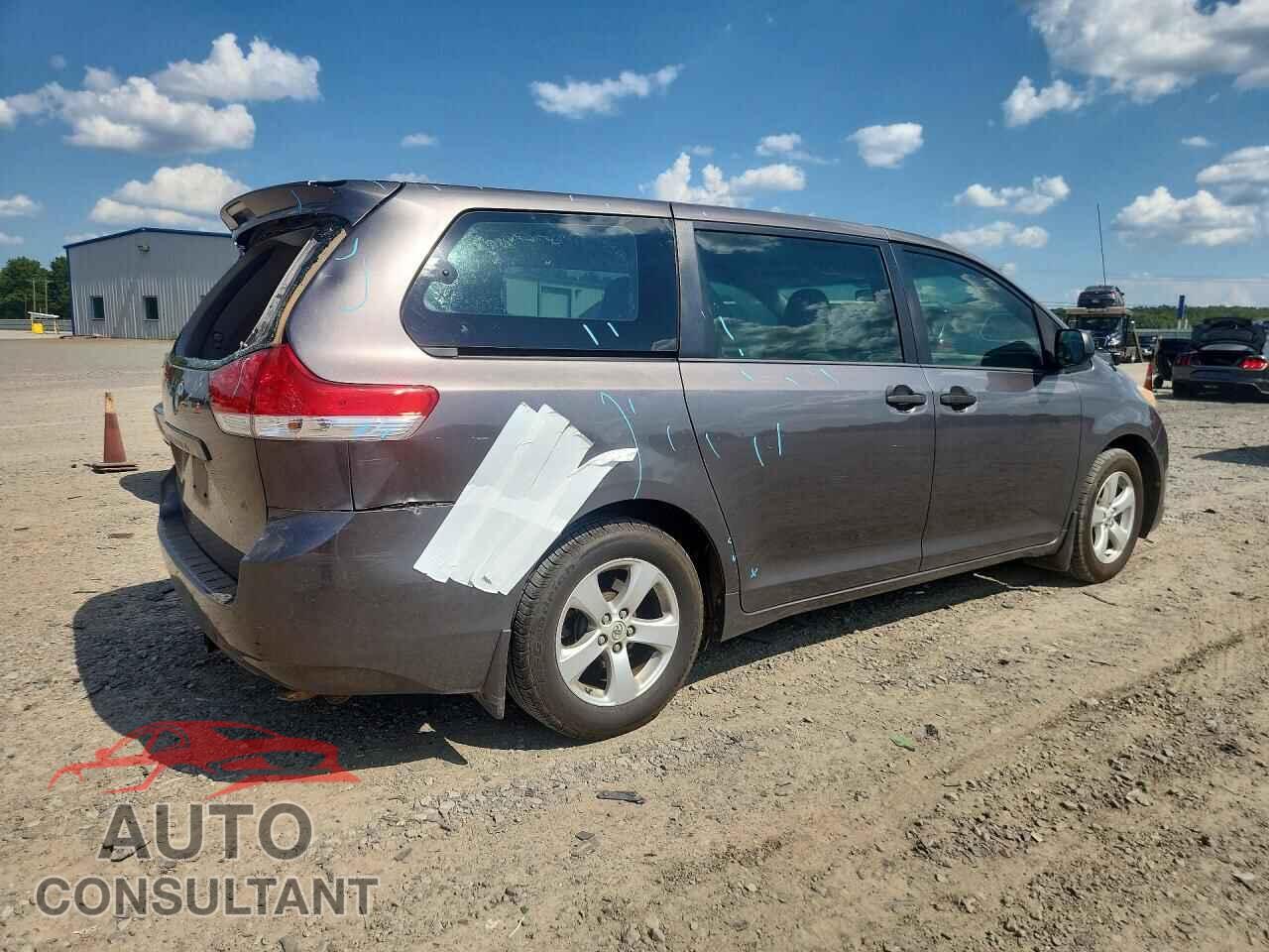 TOYOTA SIENNA 2013 - 5TDZK3DC8DS398536