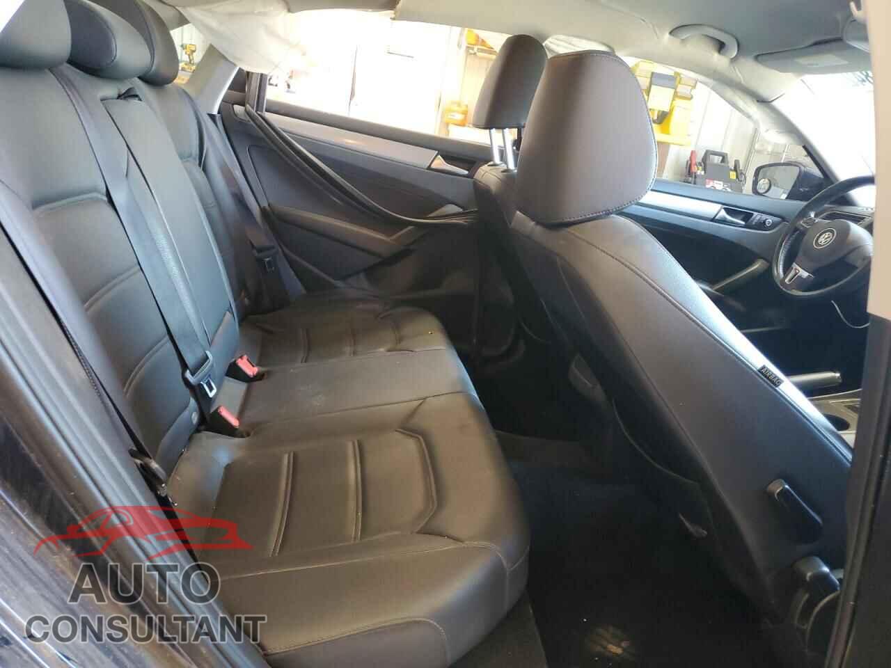 VOLKSWAGEN PASSAT 2014 - 1VWAP7A32EC004832