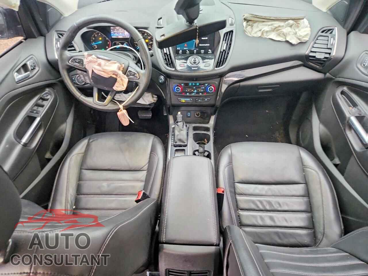 FORD ESCAPE 2017 - 1FMCU9J97HUA58531