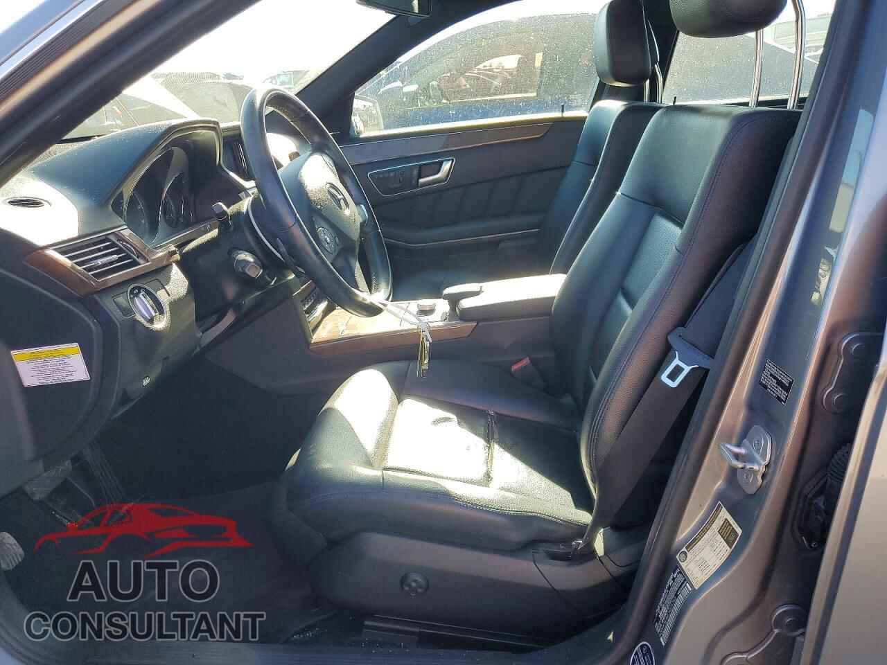 MERCEDES-BENZ E-CLASS 2012 - WDDHF5KB8CA525762
