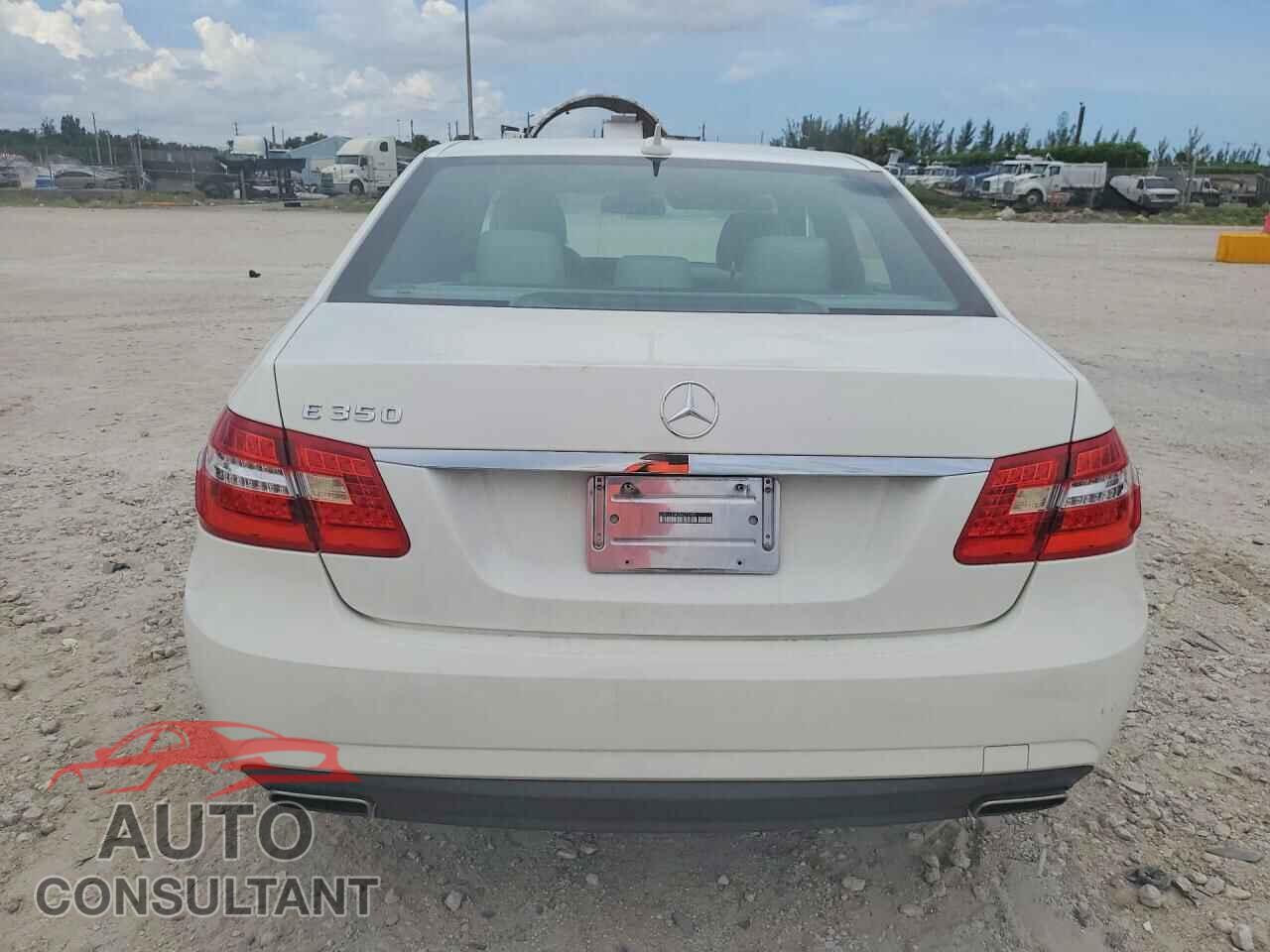 MERCEDES-BENZ E-CLASS 2011 - WDDHF5GB0BA271987