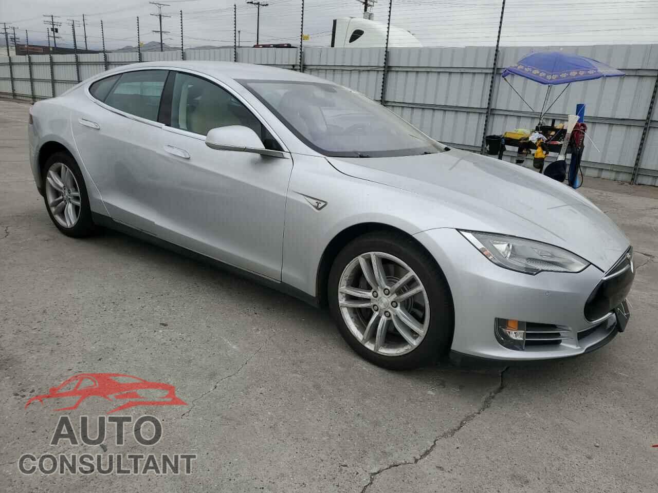 TESLA MODEL S 2014 - 5YJSA1H14EFP34335