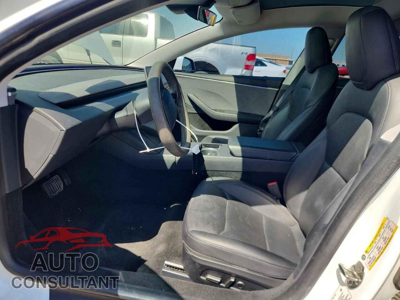 TESLA MODEL 3 2024 - 5YJ3E1EA3RF733079