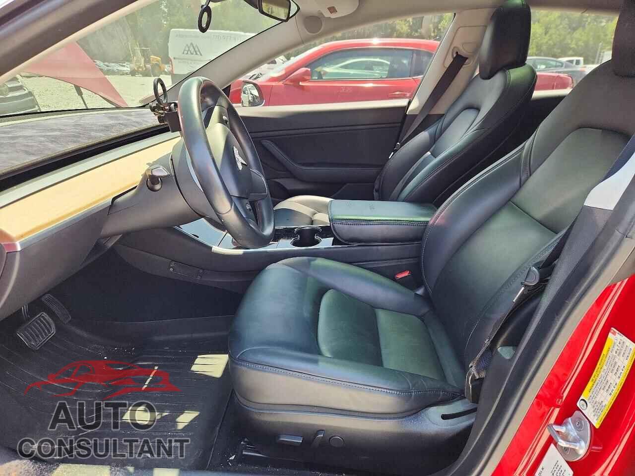 TESLA MODEL 3 2019 - 5YJ3E1EA2KF402077