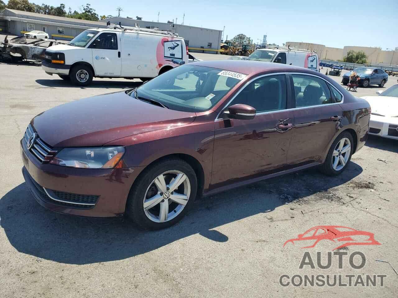 VOLKSWAGEN PASSAT 2013 - 1VWBP7A35DC014094