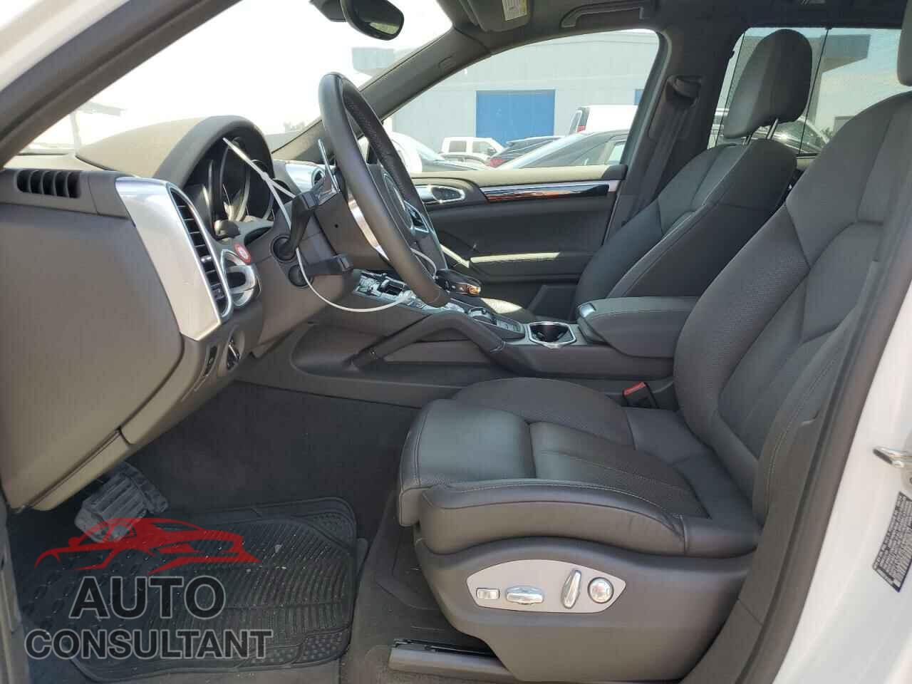 PORSCHE CAYENNE 2017 - WP1AA2A27HKA82871