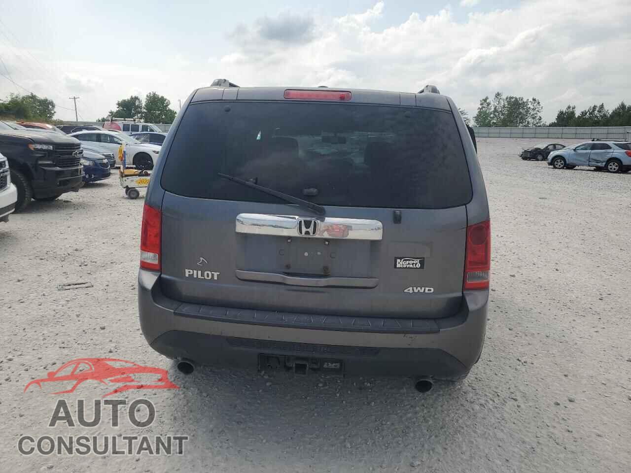HONDA PILOT 2015 - 5FNYF4H55FB001079