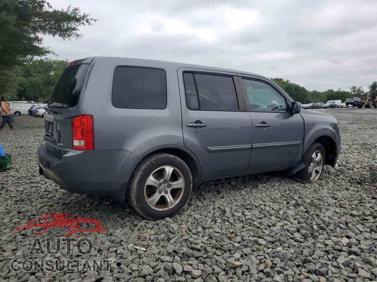 HONDA PILOT 2013 - 5FNYF4H79DB062143