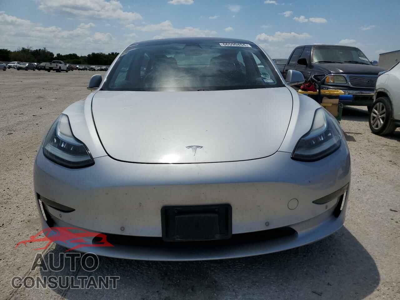 TESLA MODEL 3 2018 - 5YJ3E1EA5JF034718