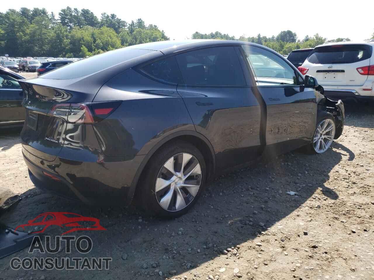 TESLA MODEL Y 2024 - 7SAYGAEE5RF019234