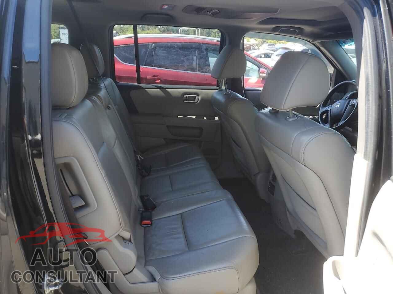 HONDA PILOT 2012 - 5FNYF4H6XCB020425