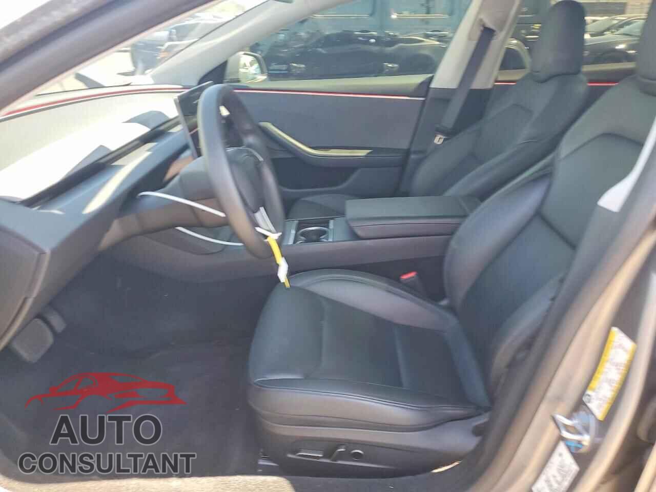 TESLA MODEL 3 2024 - 5YJ3E1EA8RF871071