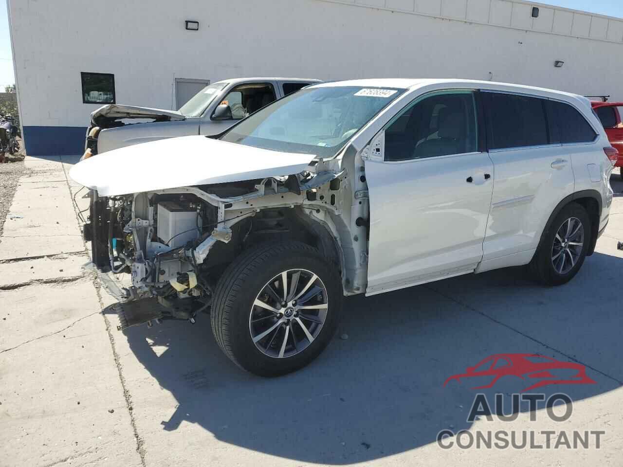 TOYOTA HIGHLANDER 2018 - 5TDJZRFHXJS818555