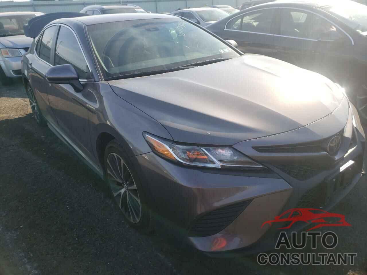 TOYOTA CAMRY 2018 - 4T1B11HK8JU567645