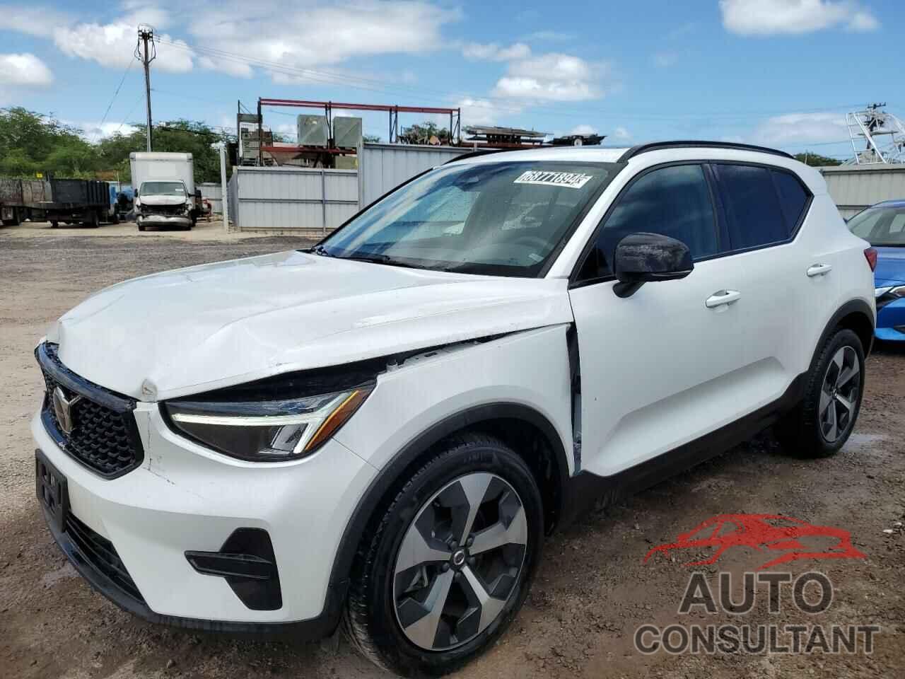 VOLVO XC40 CORE 2024 - YV4L12UK8R2286213