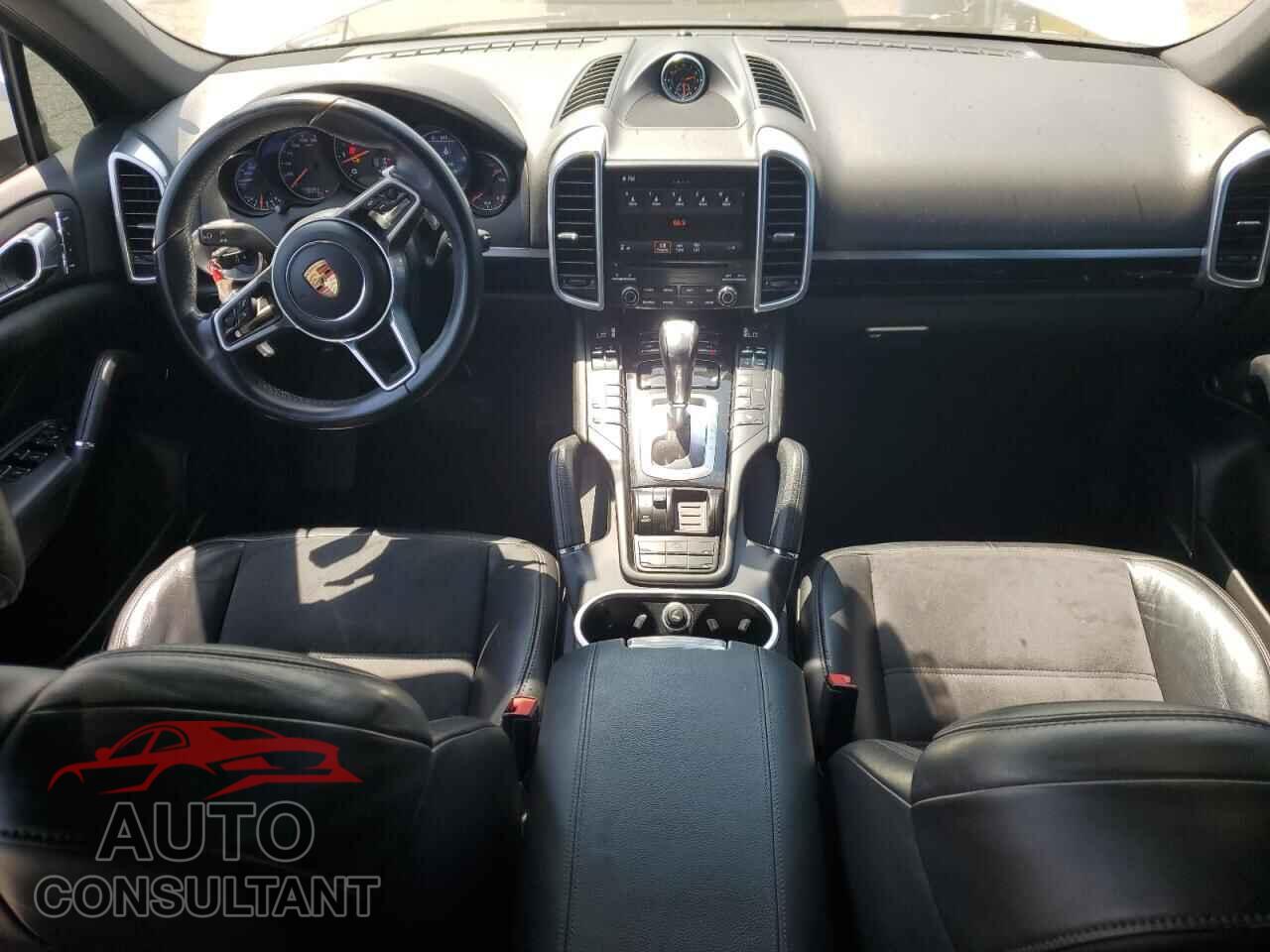 PORSCHE CAYENNE 2017 - WP1AA2A28HKA81924