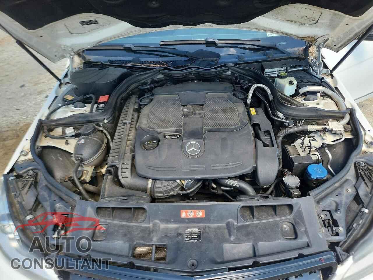 MERCEDES-BENZ C-CLASS 2013 - WDDGF8AB6DR288965