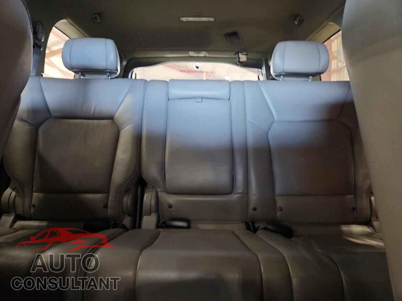 HONDA PILOT 2011 - 5FNYF3H92BB029445