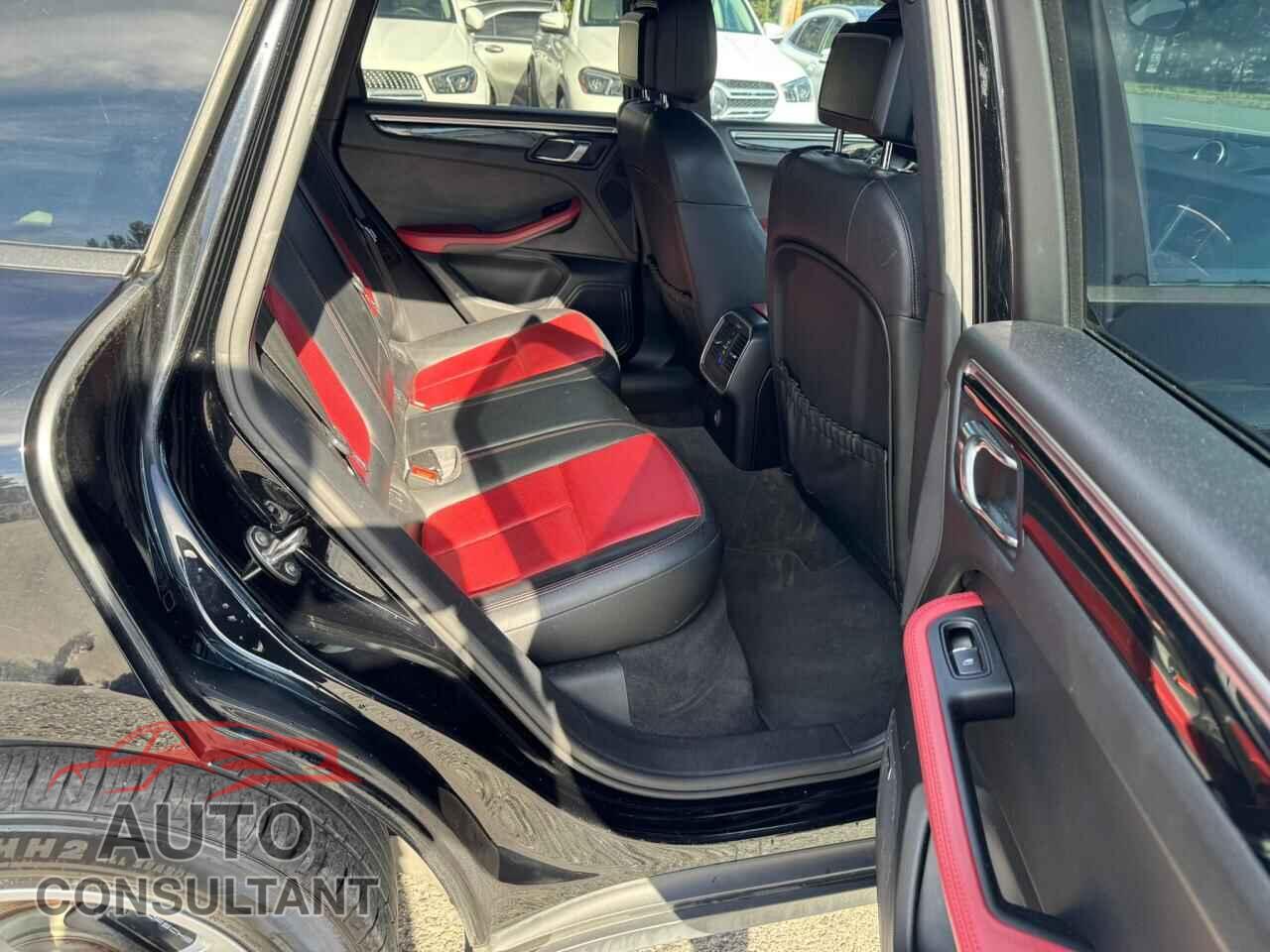 PORSCHE MACAN 2017 - WP1AA2A50HLB01197