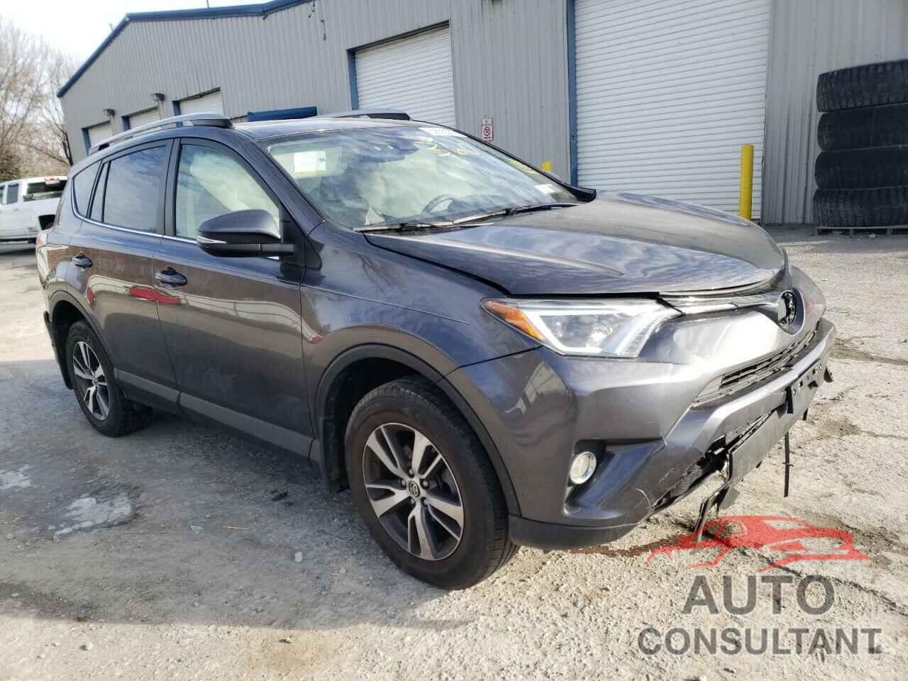TOYOTA RAV4 2017 - JTMRFREV5HJ113835