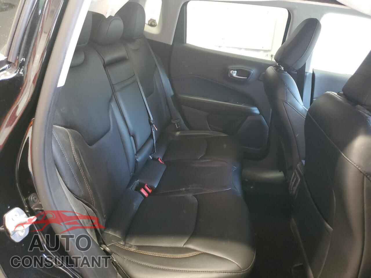 JEEP COMPASS 2018 - 3C4NJDCB0JT401348