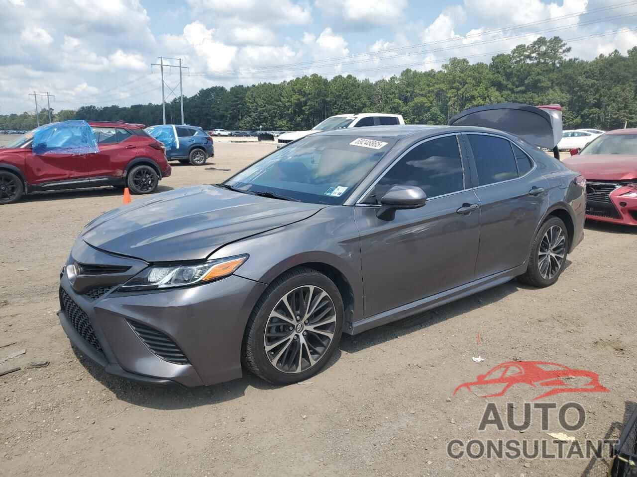 TOYOTA CAMRY 2018 - 4T1B11HK2JU588393