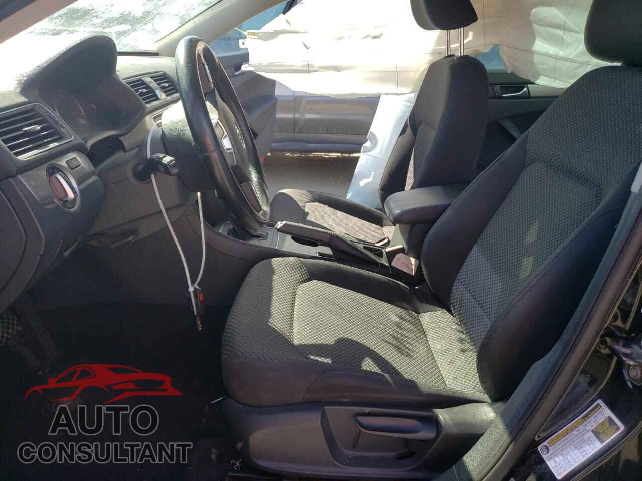 VOLKSWAGEN PASSAT 2013 - 1VWAP7A35DC047267