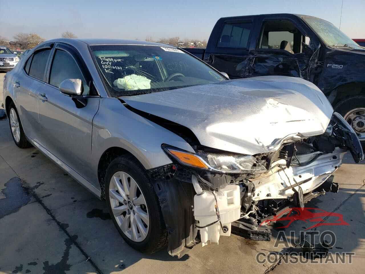 TOYOTA CAMRY 2018 - 4T1B11HK4JU600673