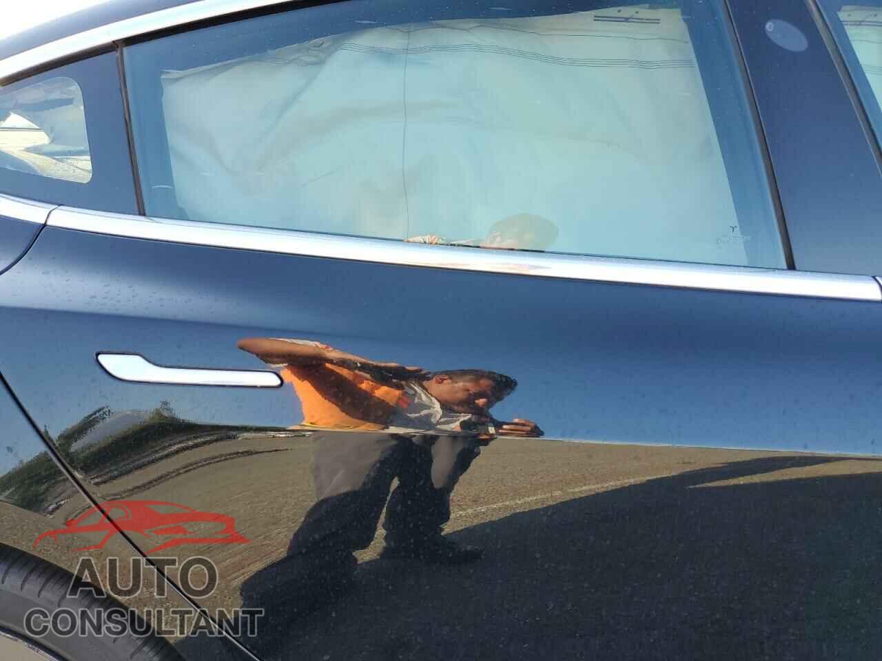 TESLA MODEL 3 2018 - 5YJ3E1EA8JF043218