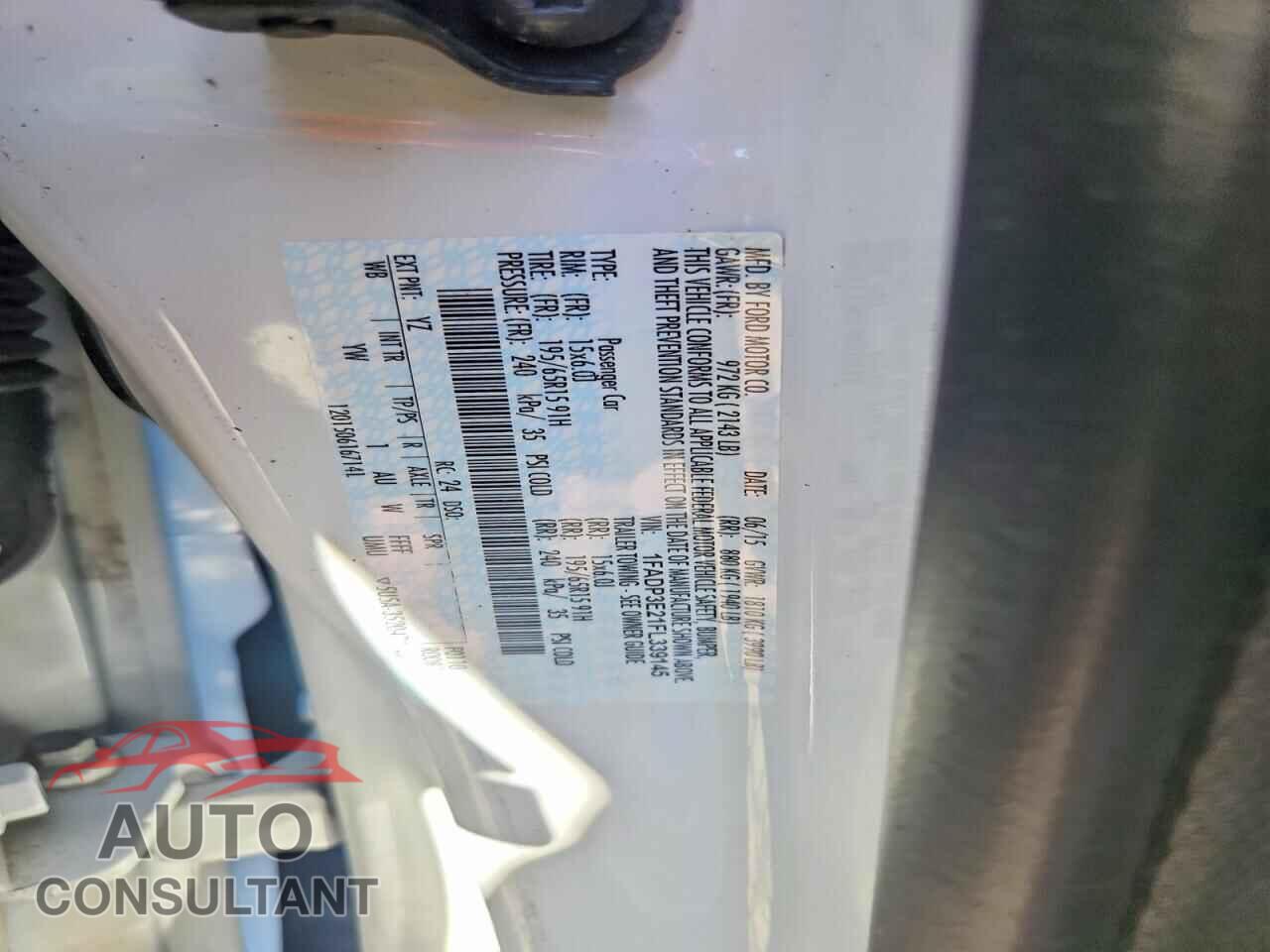 FORD FOCUS 2015 - 1FADP3E21FL339145