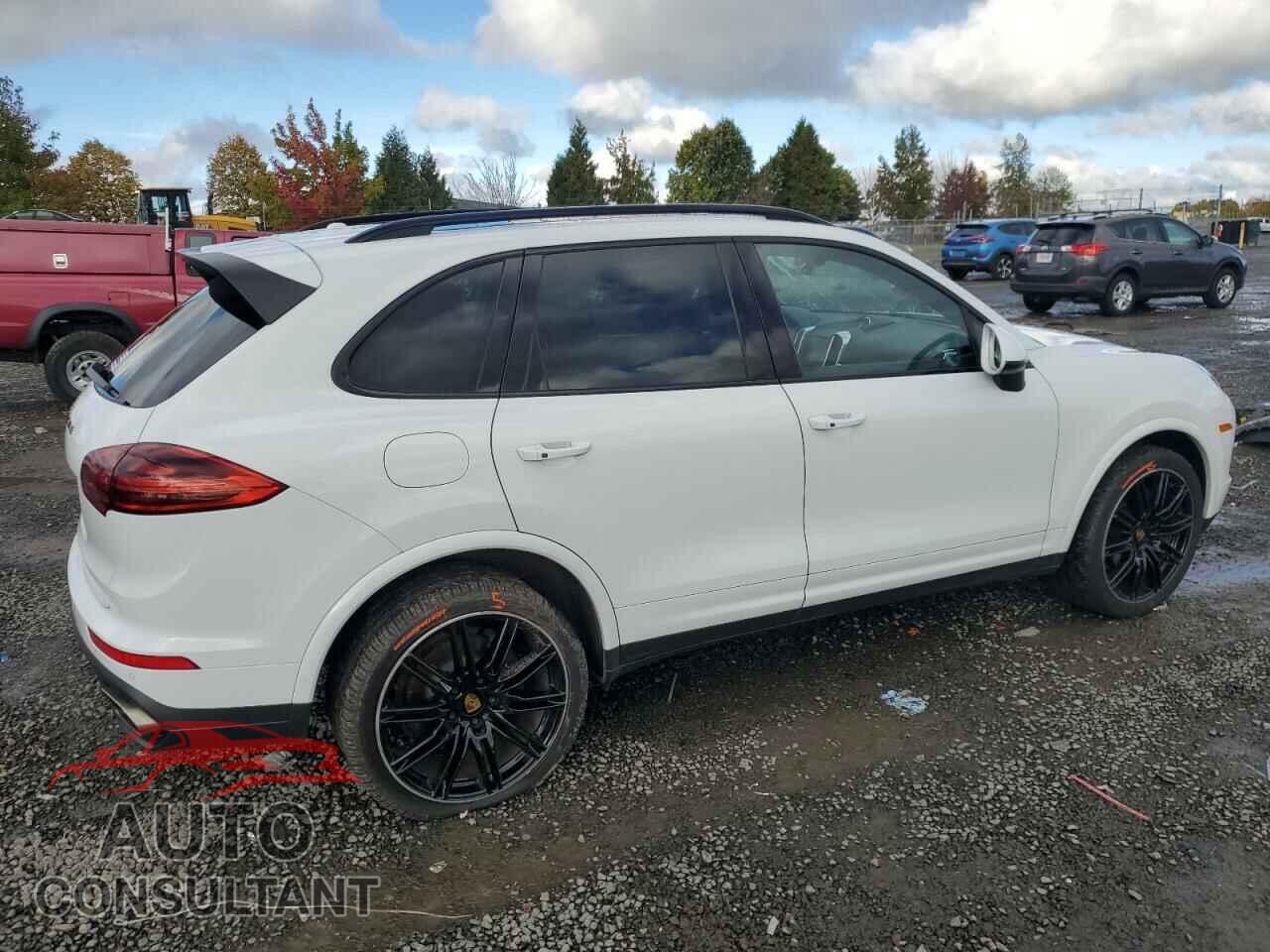 PORSCHE CAYENNE 2018 - WP1AA2A24JKA02447