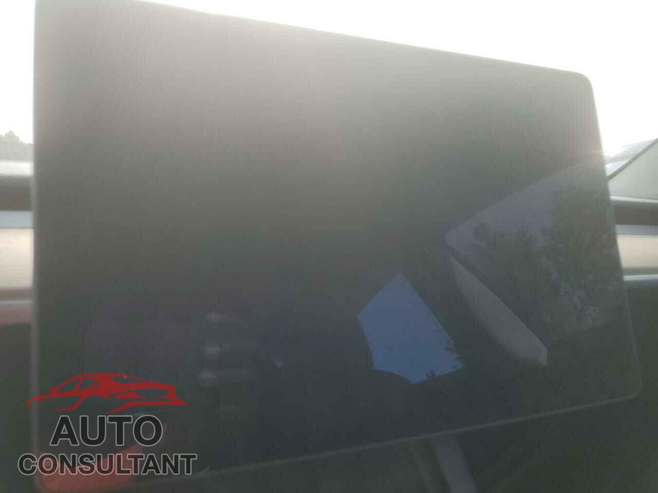 TESLA MODEL 3 2022 - 5YJ3E1EA6NF190059