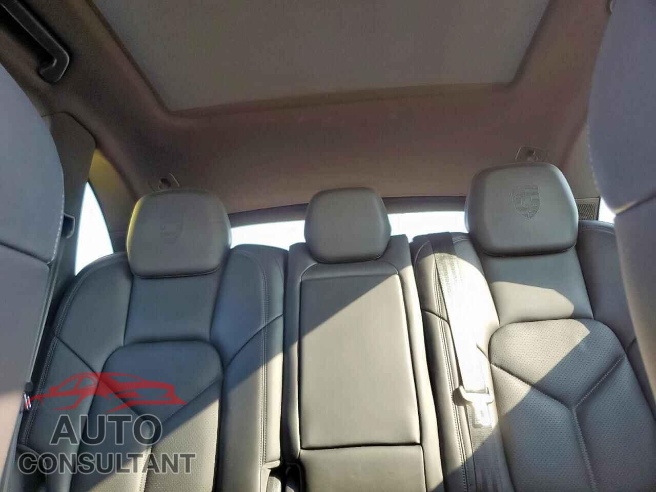 PORSCHE CAYENNE 2017 - WP1AA2A20HKA83151