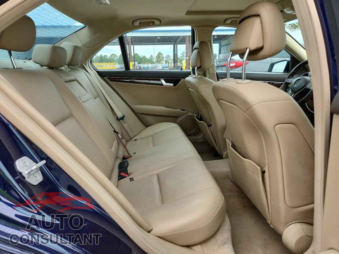 MERCEDES-BENZ C-CLASS 2012 - WDDGF8BB3CA700741