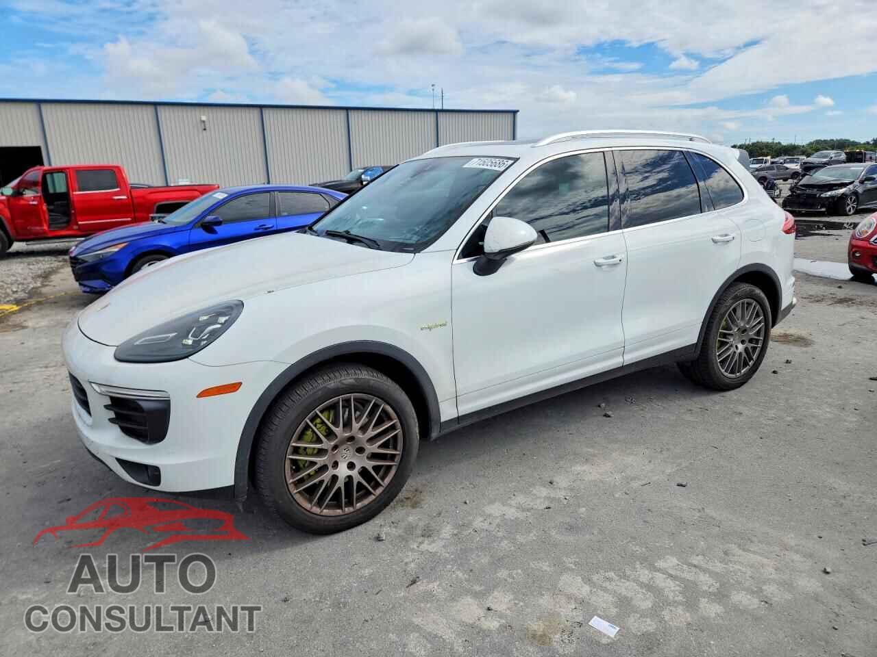 PORSCHE CAYENNE 2016 - WP1AE2A23GLA17559