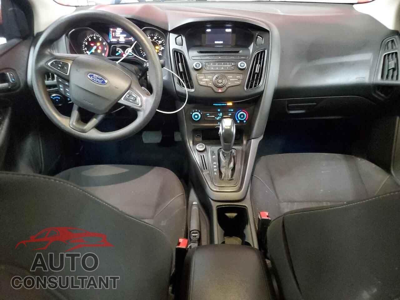 FORD FOCUS 2015 - 1FADP3F22FL206568