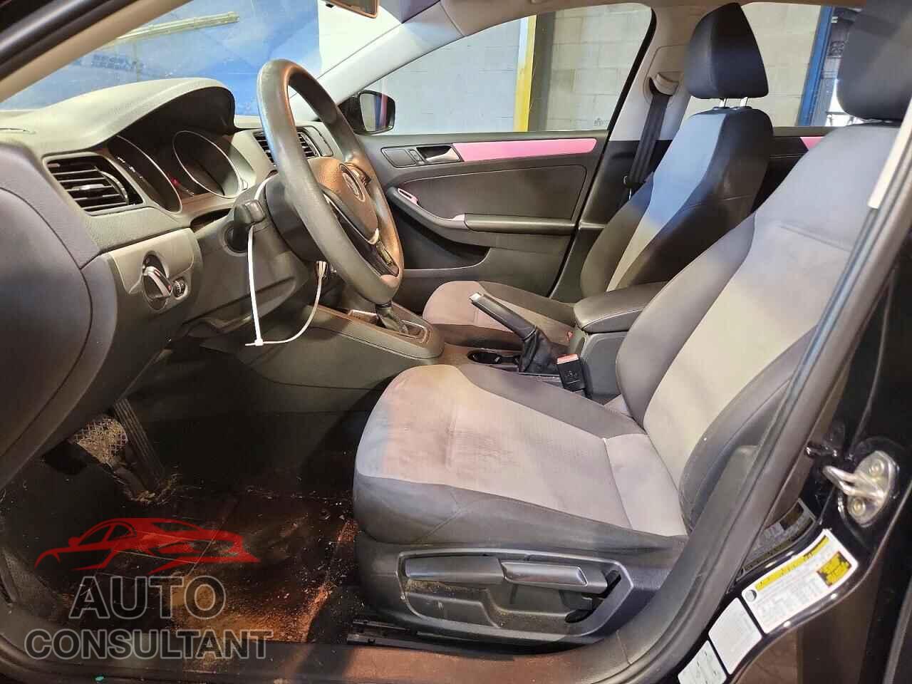 VOLKSWAGEN JETTA 2017 - 3VW2B7AJ5HM401066