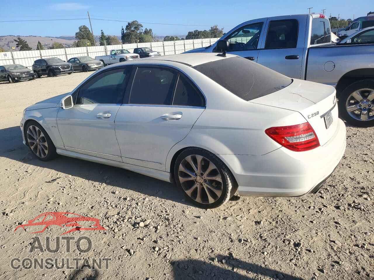 MERCEDES-BENZ C-CLASS 2012 - WDDGF4HB2CA641097