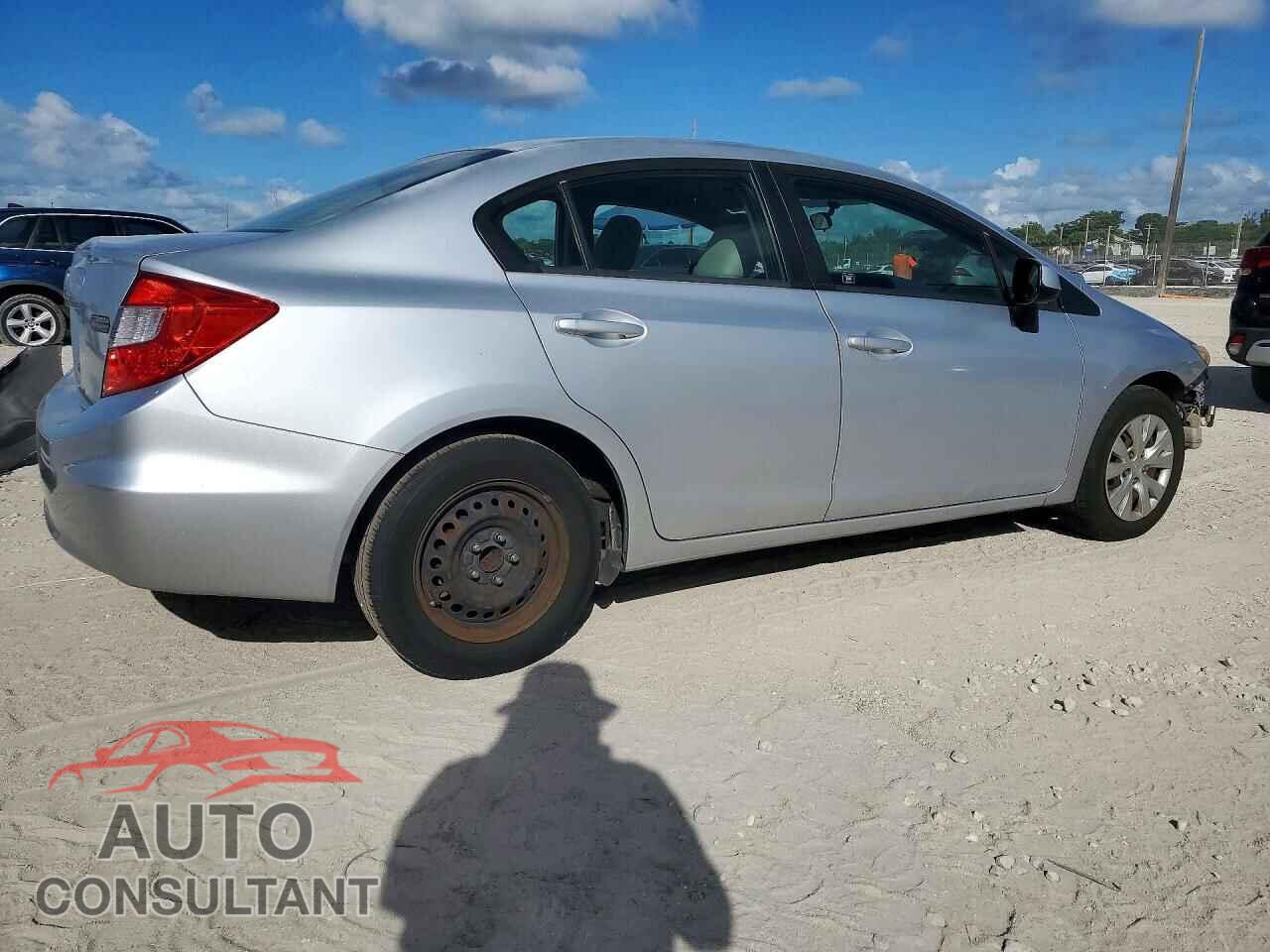 HONDA CIVIC 2012 - 2HGFB2F52CH563653