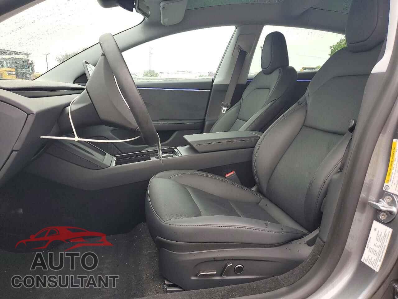 TESLA MODEL 3 2025 - 5YJ3E1EB5SF966198