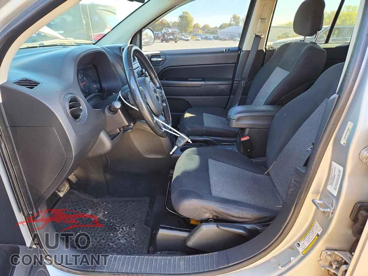 JEEP COMPASS 2011 - 1J4NF1FBXBD240603