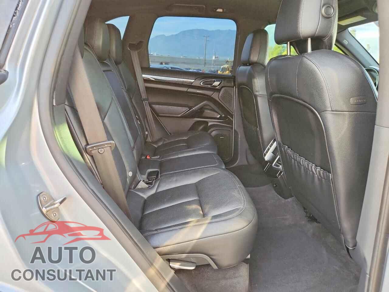 PORSCHE CAYENNE 2016 - WP1AA2A29GLA04942