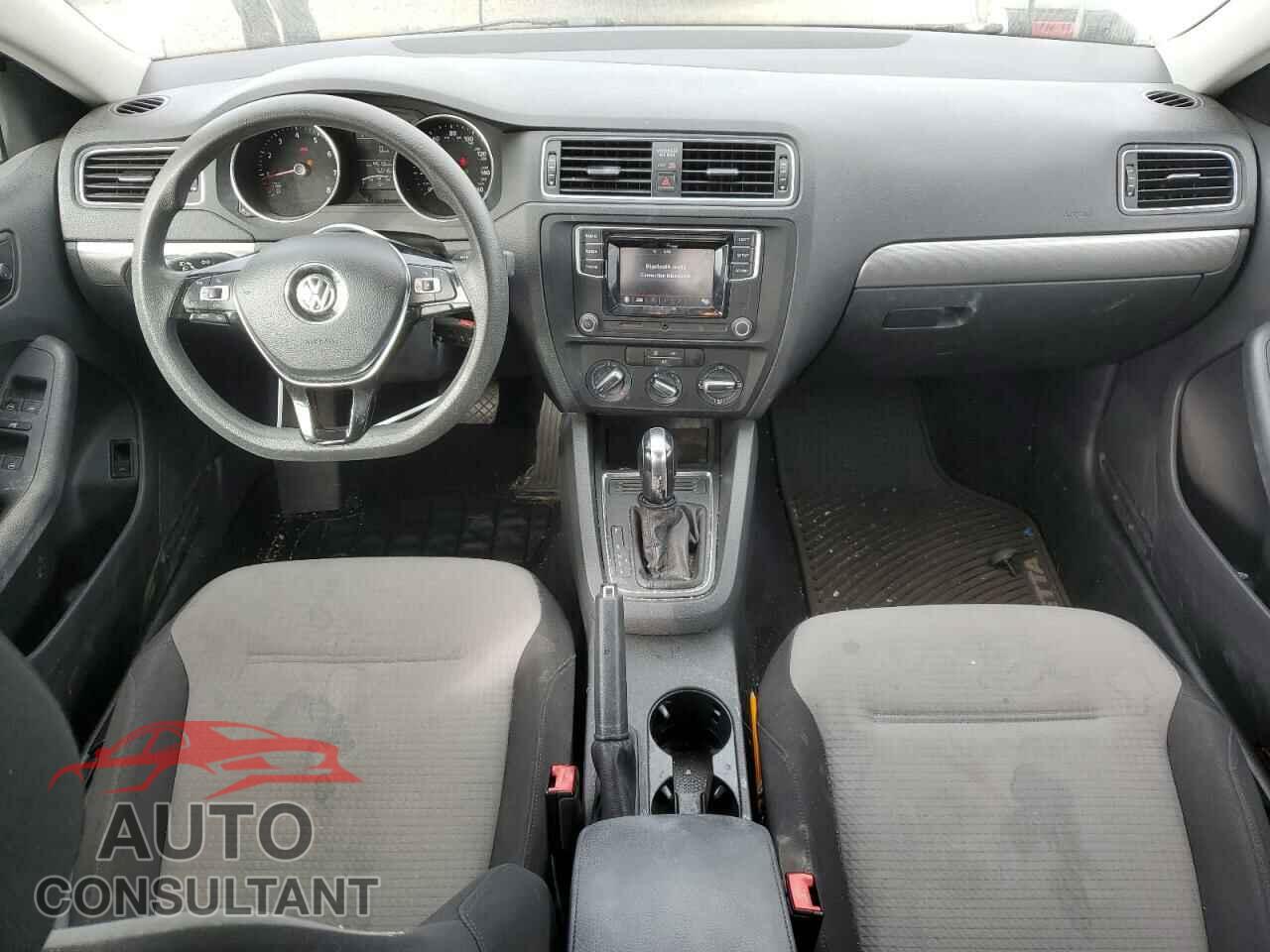 VOLKSWAGEN JETTA 2017 - 3VW2B7AJ2HM412042