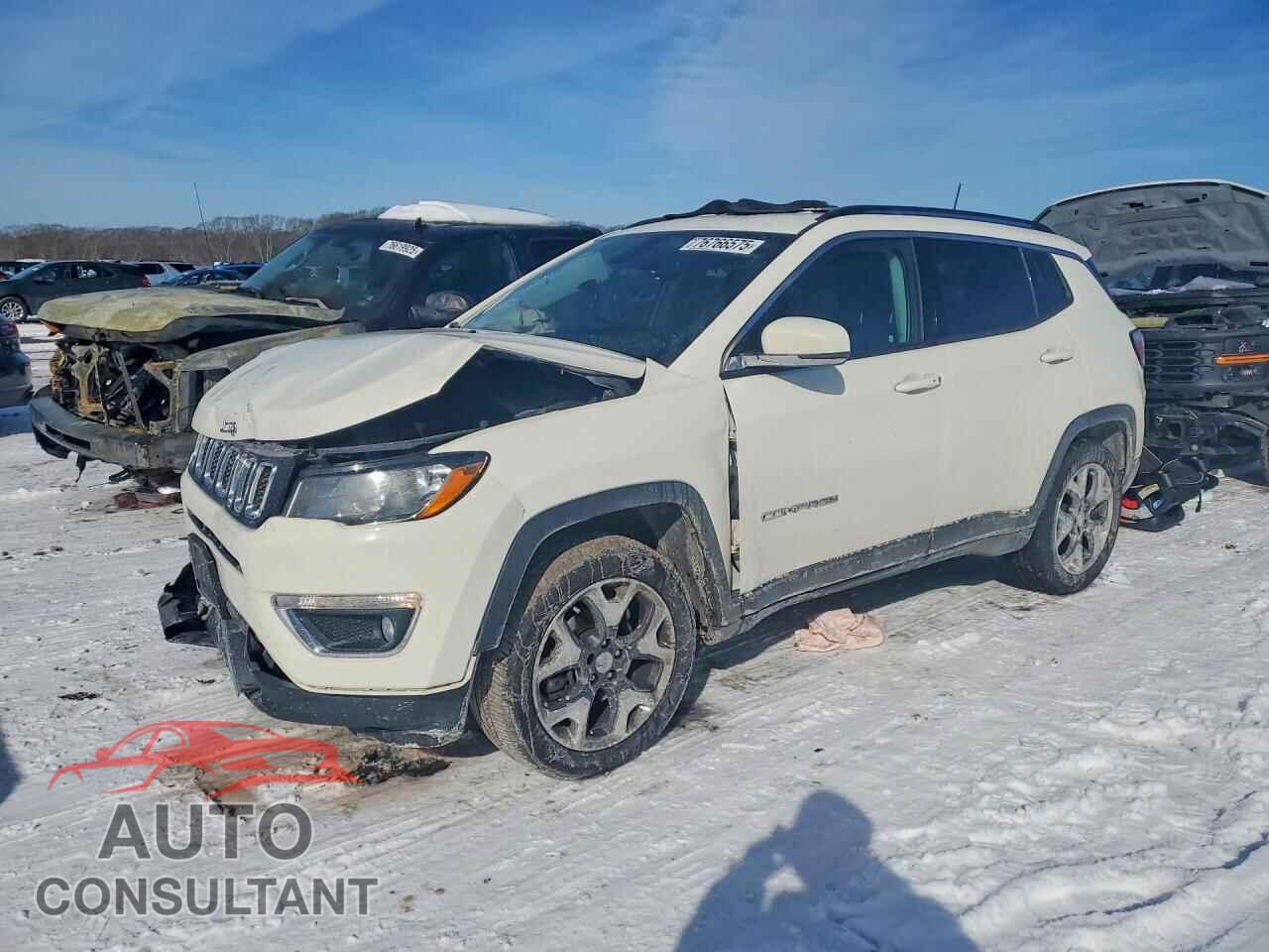 JEEP COMPASS 2019 - 3C4NJDCB7KT621023