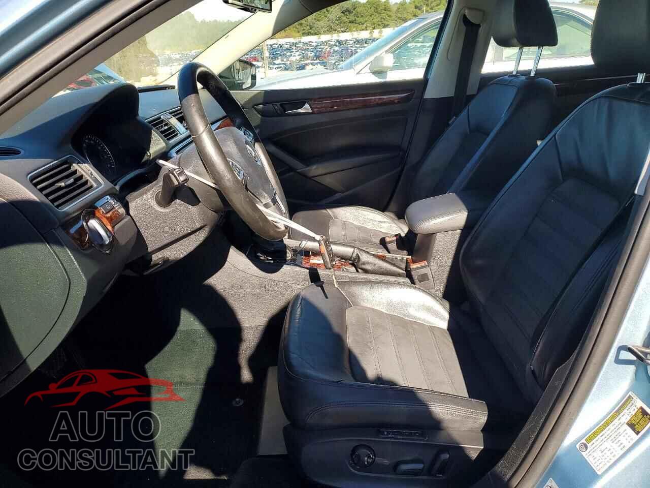 VOLKSWAGEN PASSAT 2012 - 1VWCN7A34CC106760