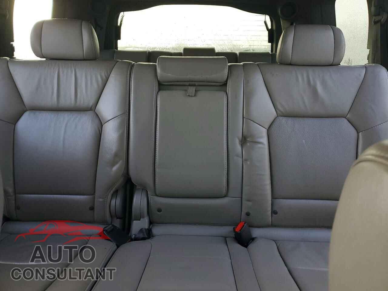 HONDA PILOT 2011 - 5FNYF4H68BB084736