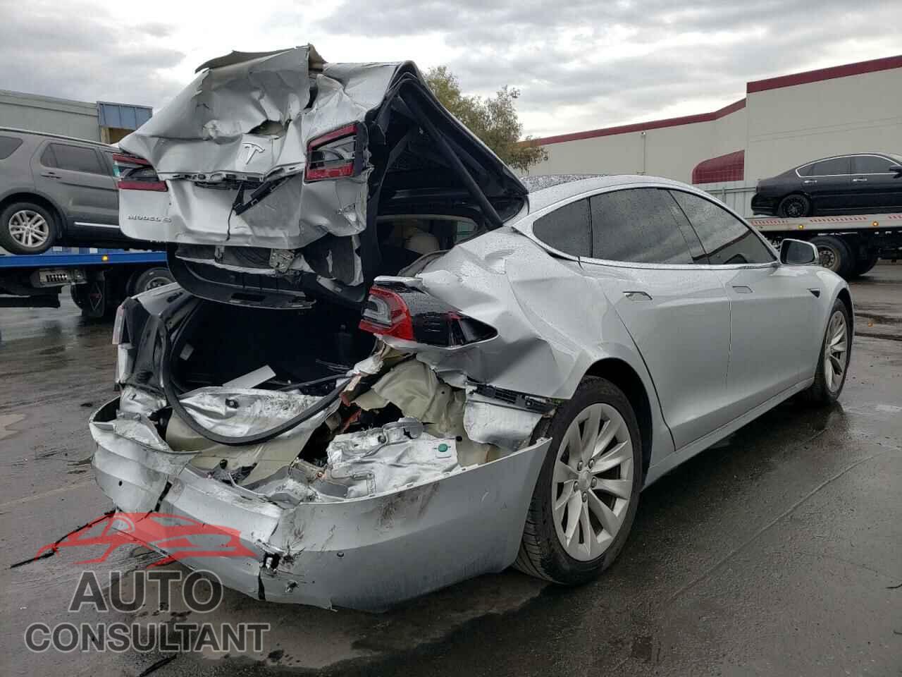 TESLA MODEL S 2018 - 5YJSA1E25JF253596